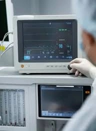 Exchange of medical expertise in cardiac electrophysiology consultations.